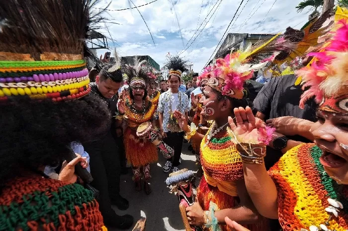 Secepat Kilat, Gibran Rakabuming Langsung Bergerak Bantu Desa di Papua yang Belum Dapat Aliran Listrik